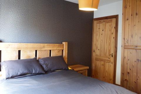 4 Back Fold, Clayton, Bradford, BD14 6BW