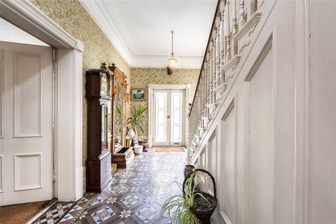 126 Aberdeen Park, London, N5 2BA