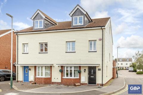 4 Mellowes Road, Hornchurch, RM11 1GF