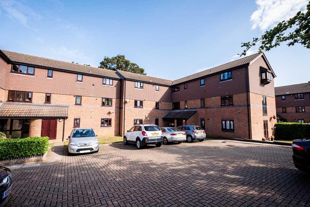 Woodfall Drive, Crayford, DA1 2 bed apartment £220,000