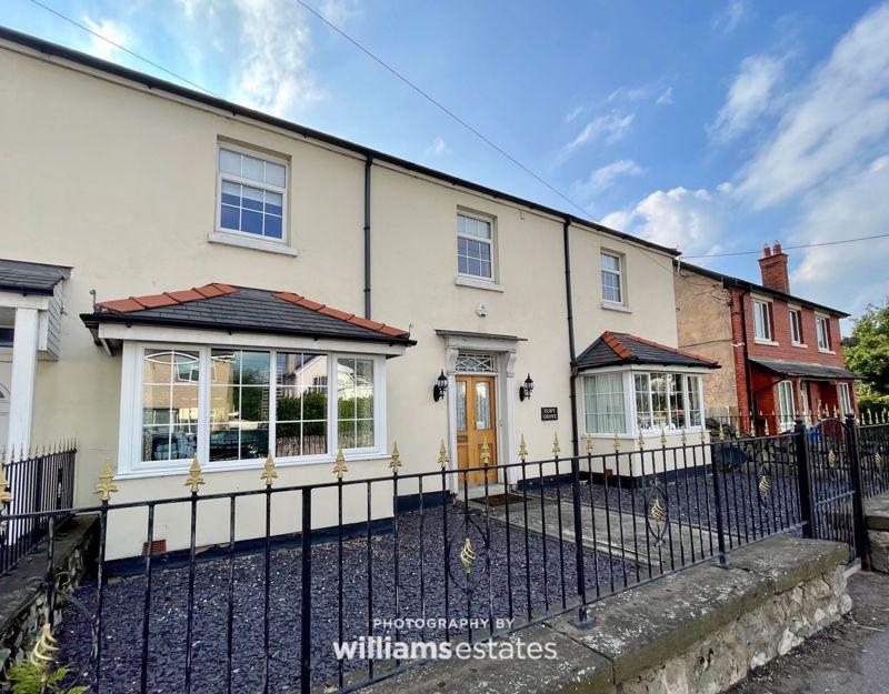 The Roe, St. Asaph 4 bed semidetached house £345,000