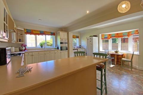 26 Couper Meadows, Exeter, EX2 7TF