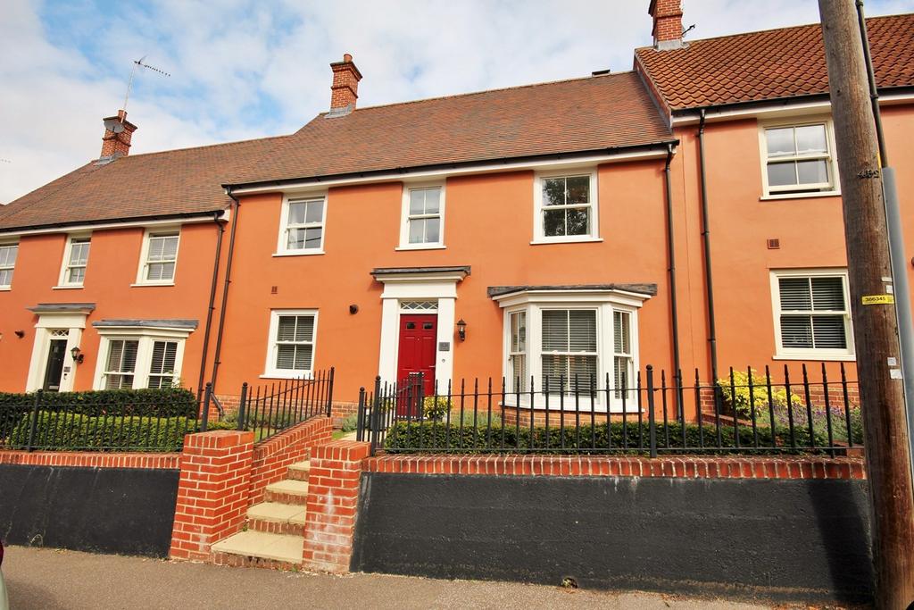 St Francis Walk, Convent Lane, Braintree, CM7 4 bed terraced house £