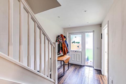 4b Blunt Road, South Croydon, CR2 7PA