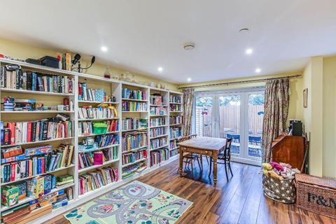 4b Blunt Road, South Croydon, CR2 7PA