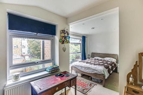 4b Blunt Road, South Croydon, CR2 7PA