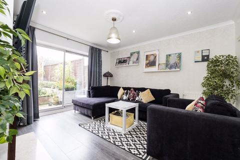 103 Retford Road, Romford, RM3 9NH
