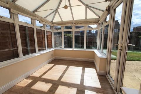 30 Billingham Close, Gloucester, GL4 4SS