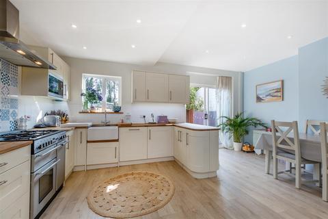 31 Harrow Road, Carshalton, SM5 3QH