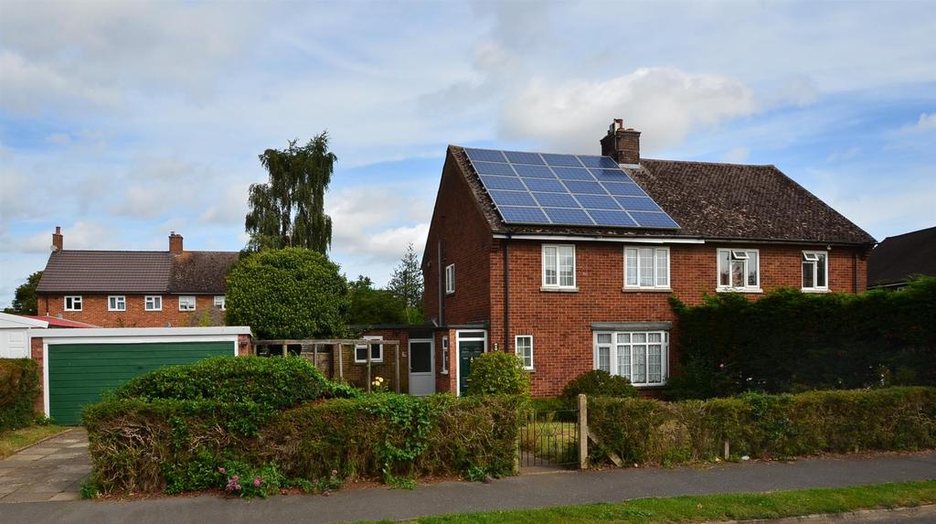 Whiston Crescent, Clifton, SHEFFORD 3 bed semidetached house £400,000