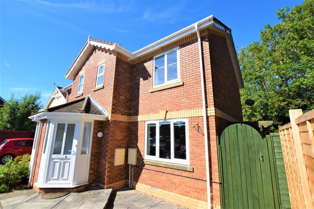 Heron Gardens, Portishead 2 bed end of terrace house £300,000