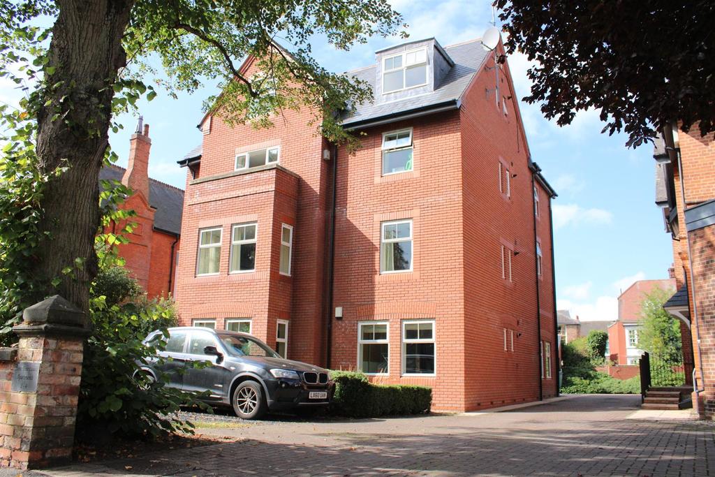 Limetree Court, St Peters Grove, York 2 bed apartment £1,250 pcm (£
