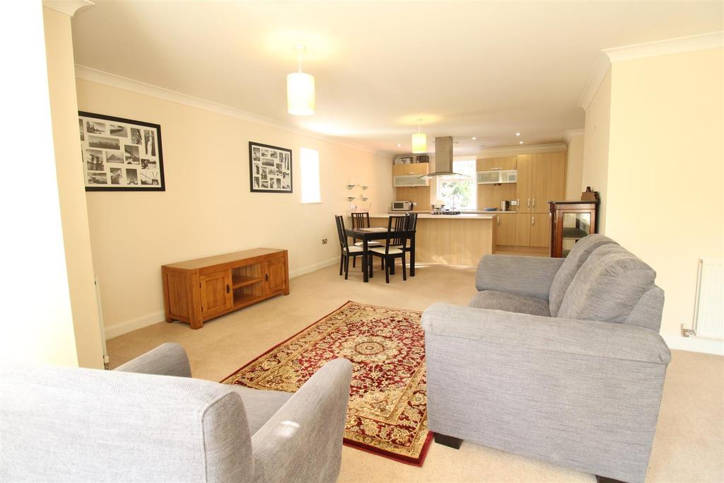 Limetree Court, St Peters Grove, York 2 bed apartment £1,250 pcm (£