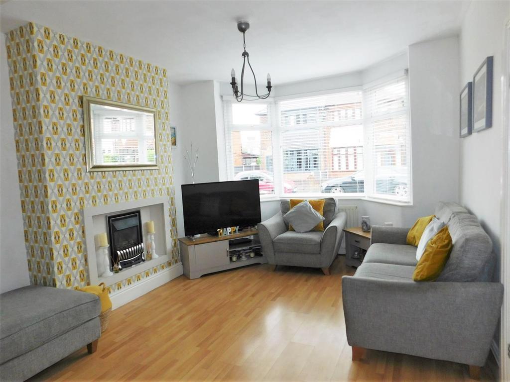 Burgess Drive, Failsworth, Manchester 5 bed semidetached house £320,000