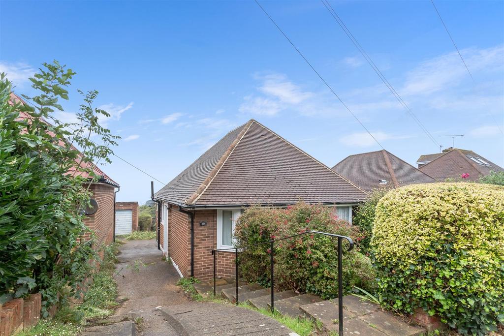 Westfield Crescent, Brighton 3 bed detached bungalow £450,000