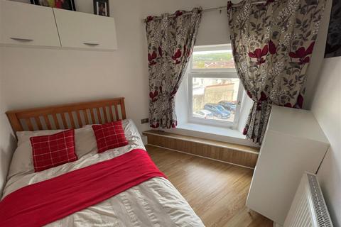 Flat 2, 20 Station Road, Burry Port, SA16 0LR