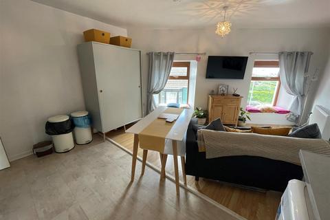 Flat 2, 20 Station Road, Burry Port, SA16 0LR