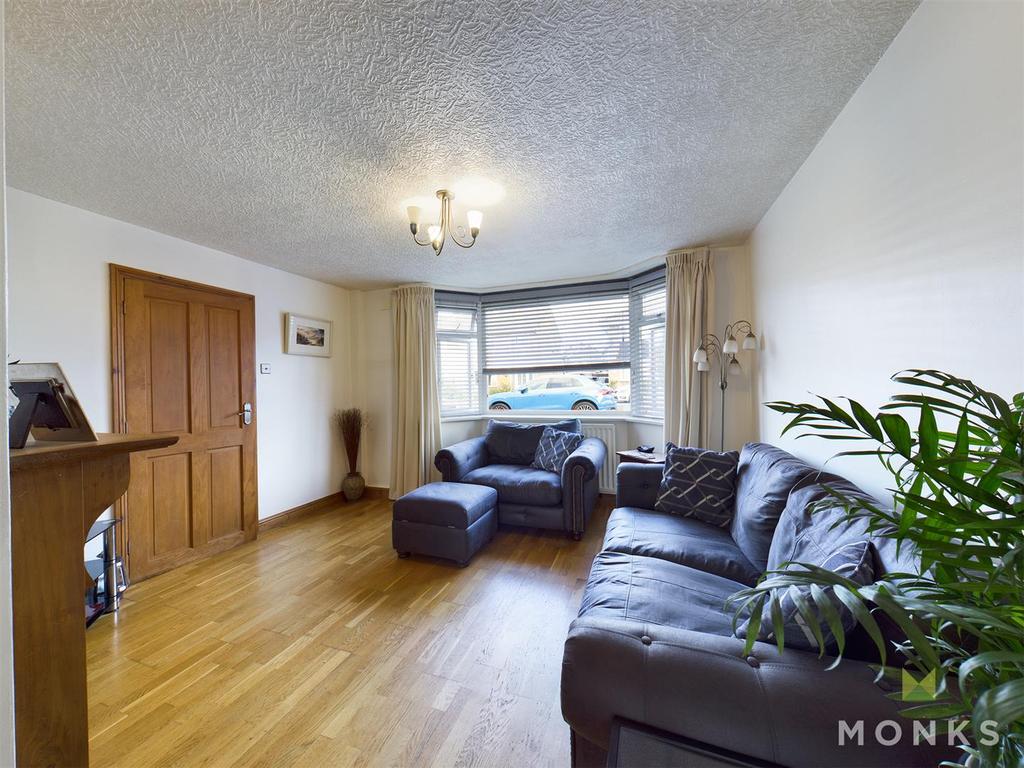 Whitemere Road, Shrewsbury 3 bed semidetached house £215,000