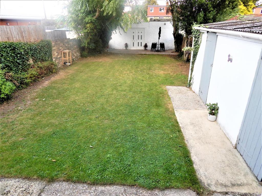 South Avenue, Gillingham 3 bed semidetached house £399,995