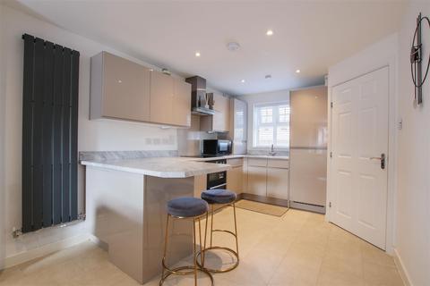 1 Arnold Close, Hertford, SG13 7ES