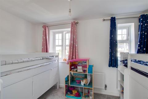 1 Arnold Close, Hertford, SG13 7ES
