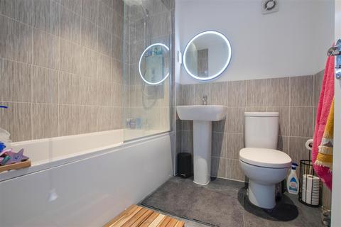 1 Arnold Close, Hertford, SG13 7ES