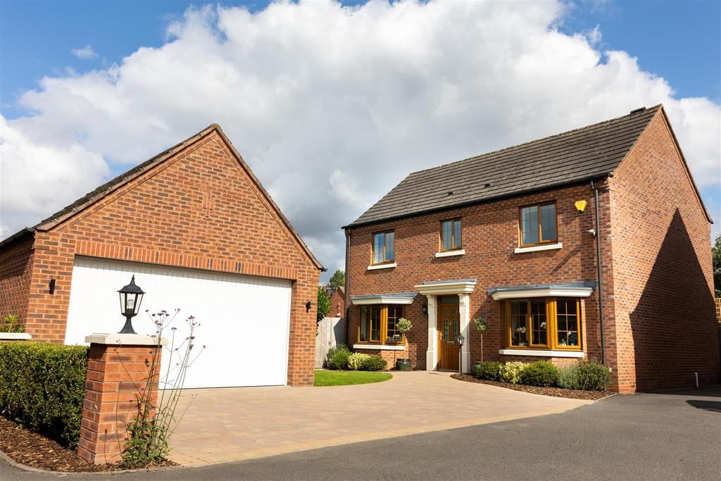 Sandy Hill Rise, Shirley, Solihull 4 bed detached house £500,000