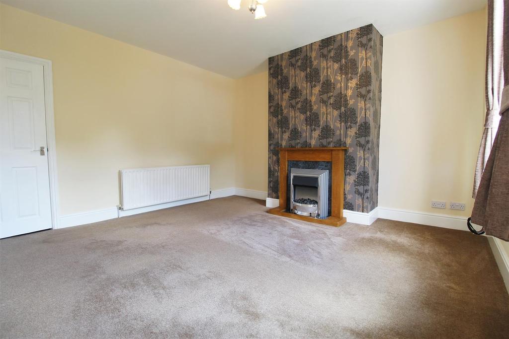 Station Road, Darton, Barnsley, S75 5HW 3 bed terraced house £125,000