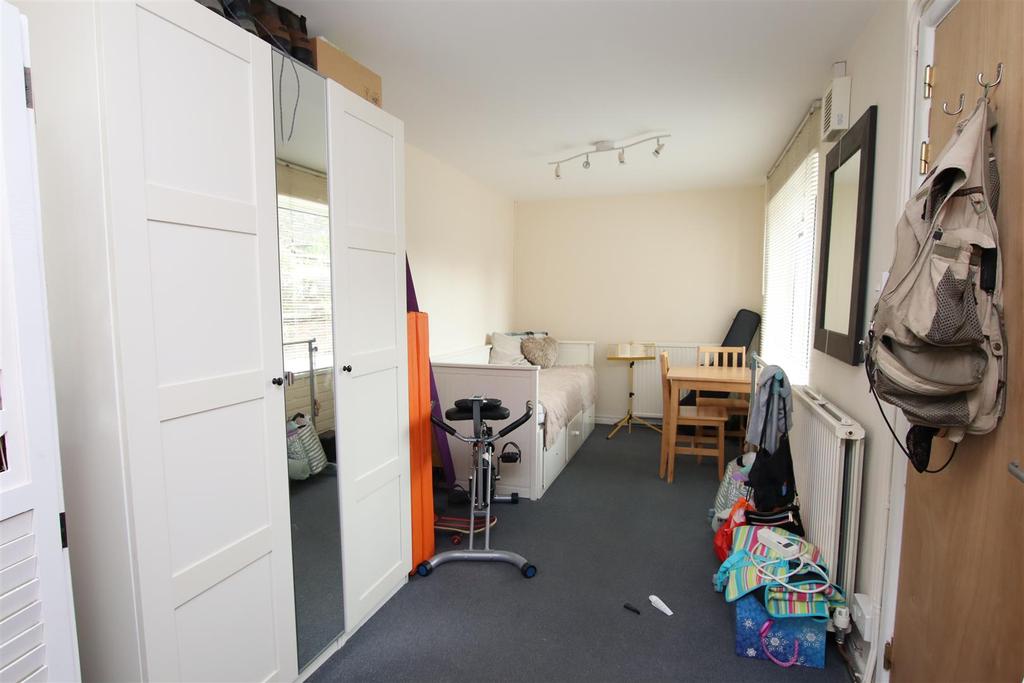 Ground Floor Reception Room - Bedroom 4.JPG