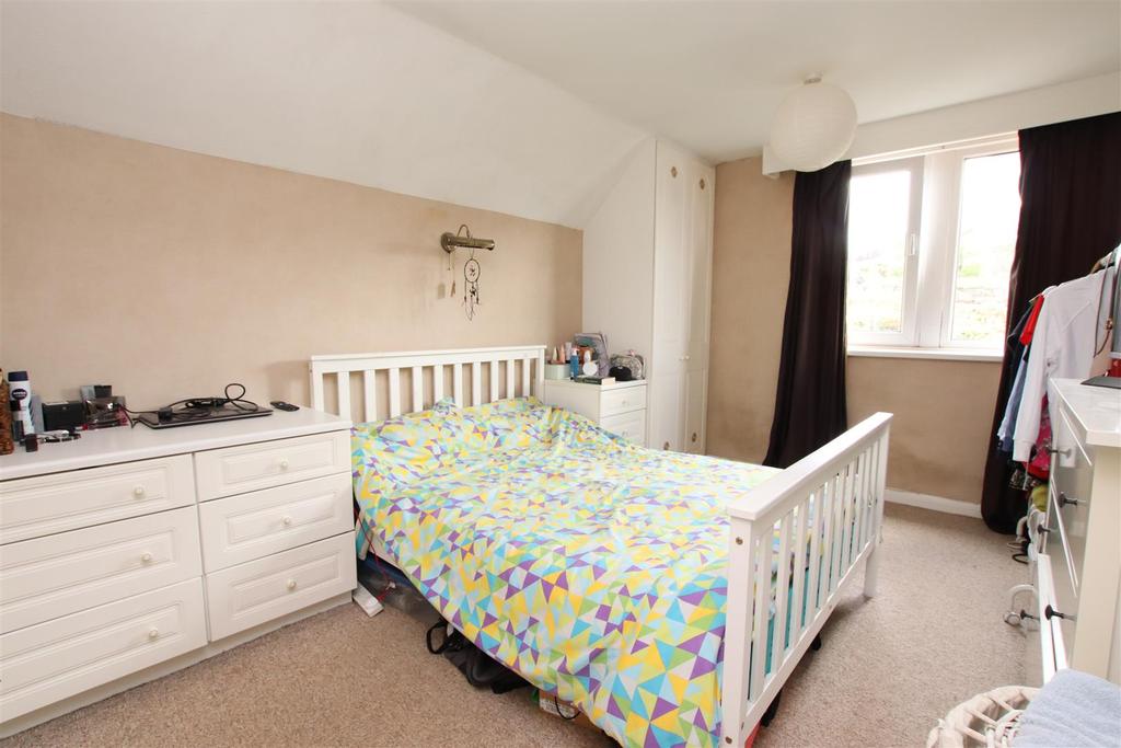 Bedroom 1.JPG