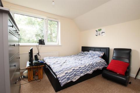18 Coates Road, Exeter, EX2 5RW