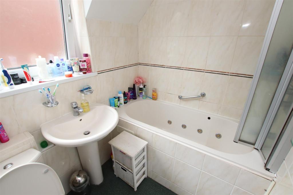 Bathroom.JPG