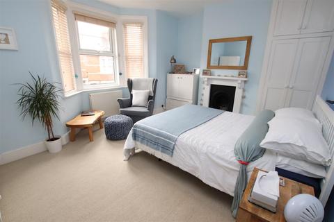 9 Abbots Road, Exeter, EX4 7AN