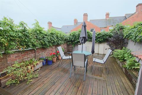 9 Abbots Road, Exeter, EX4 7AN
