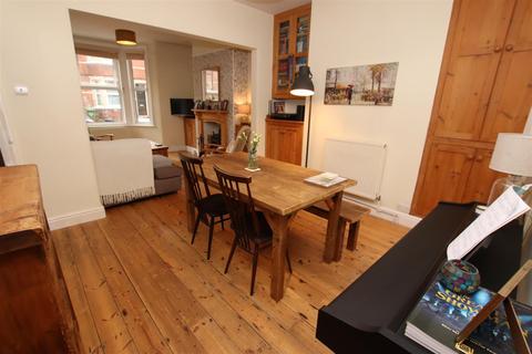 9 Abbots Road, Exeter, EX4 7AN