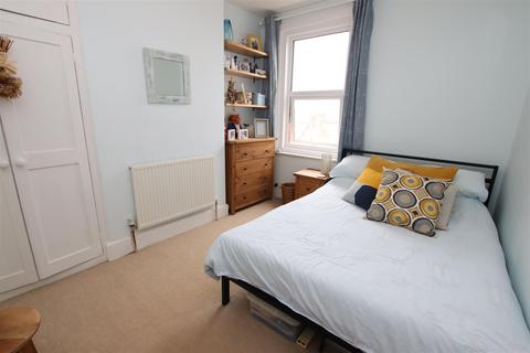 9 Abbots Road, Exeter, EX4 7AN