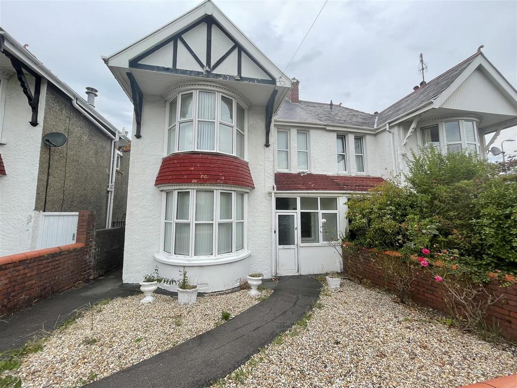 Roland Avenue, Llanelli 3 bed semidetached house £175,000