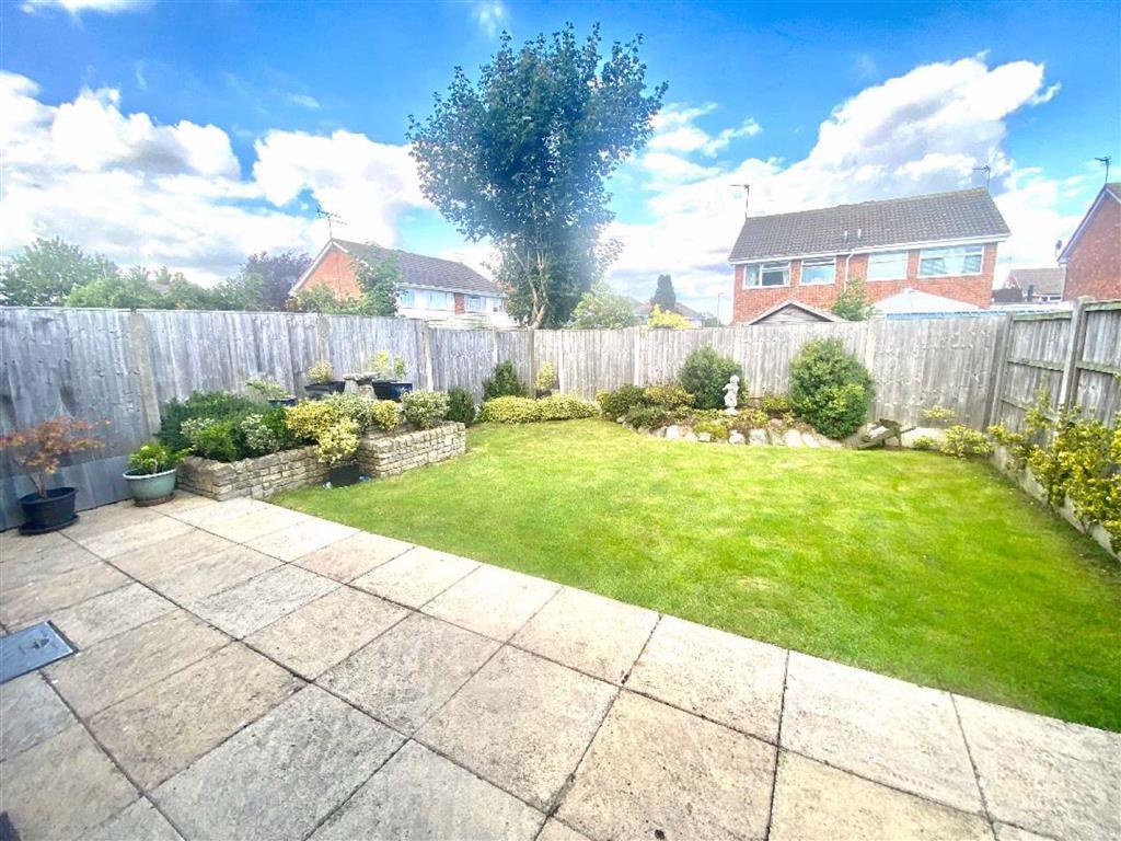 Laneside Drive, Hinckley 3 bed detached house £275,000