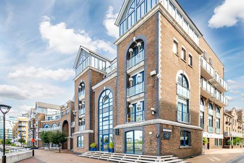 1 bedroom flat to rent, Molasses House, SW11
