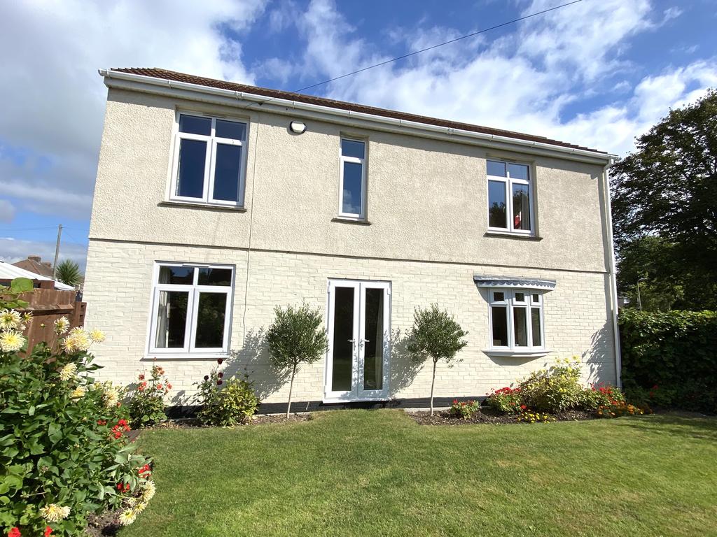 Grove Road, Hardway, Gosport PO12 3 bed detached house £325,000
