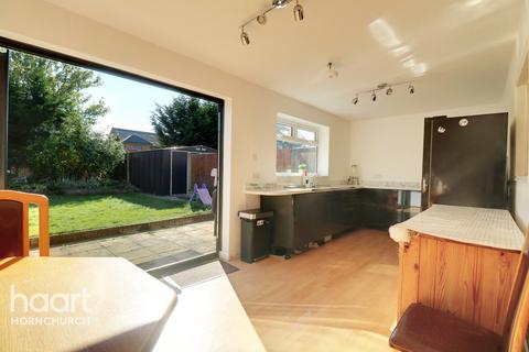 34 Ennerdale Avenue, Hornchurch, RM12 5JT