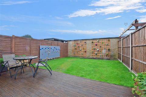 34 Chetwode Road, Tadworth, KT20 5PW
