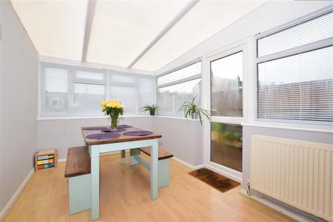 34 Chetwode Road, Tadworth, KT20 5PW