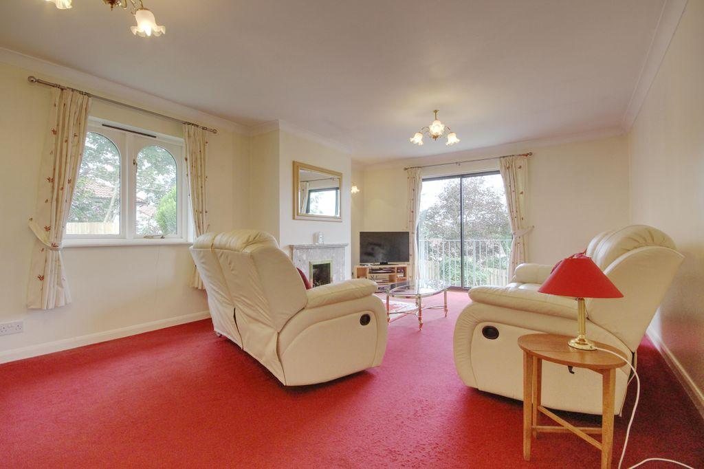 Brynsworthy Park, Barnstaple EX31 3RB 3 bed detached bungalow £325,000