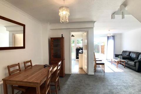 undefined, Ruscombe way, Feltham TW14