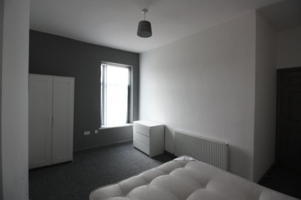 College Road, Rotherham 1 bed in a house share £368 pcm (£85 pw)