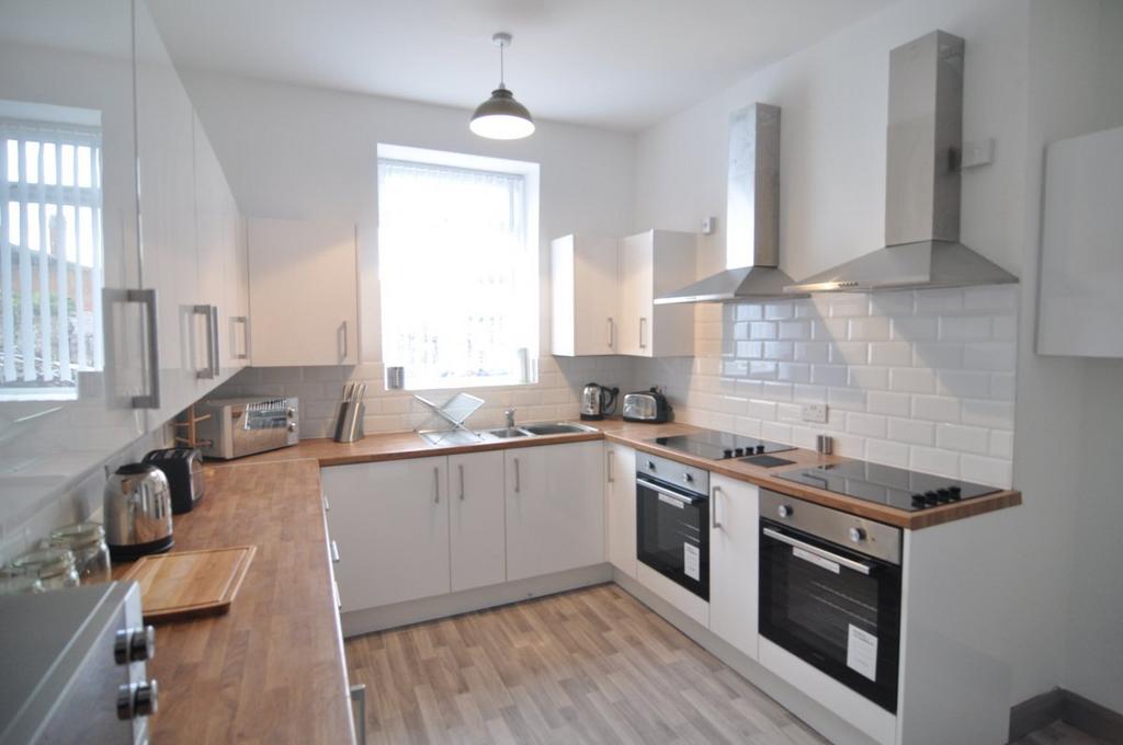 College Road, Rotherham 1 bed in a house share £390 pcm (£90 pw)