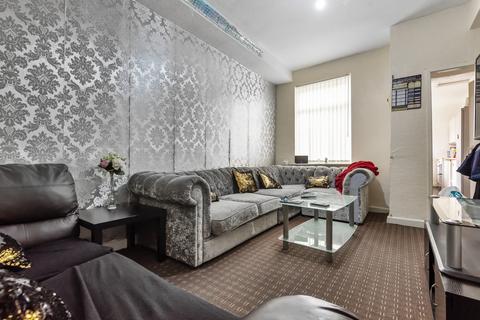 28 Driffield Street, Manchester, M14 7HZ
