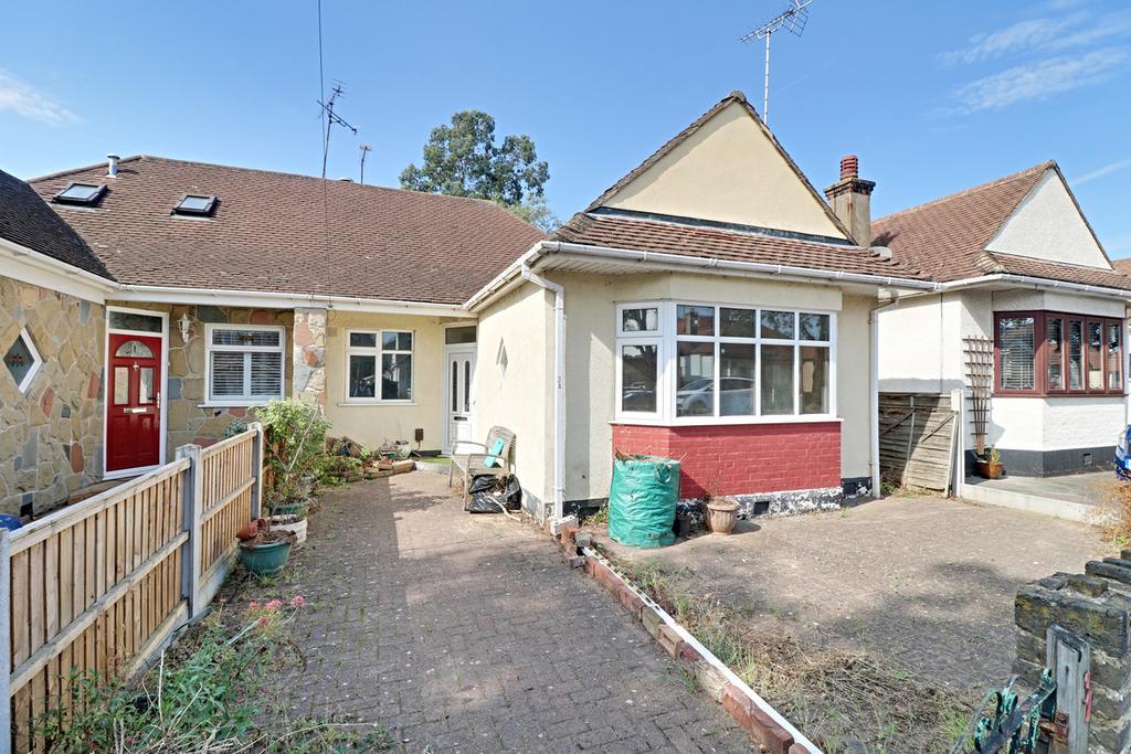 Lyndale Avenue, Southendonsea, SS2 2 bed semidetached bungalow £