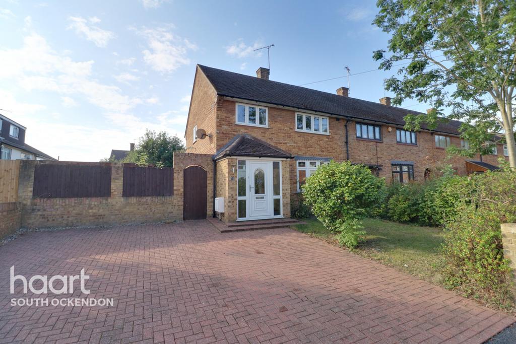Erriff Drive, South Ockendon 3 bed end of terrace house - £400,000